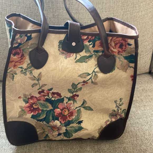 ELLIVA Boston Tote - Picture 3 of 14